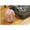 Image 2 : FOSSIL HAND BAG AND SALT LAMP