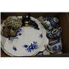 Image 2 : SHELF LOT OF CRYSTAL AND BLUE DELFT CHINA ETC