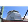 Image 2 : Fiberglass Cabin 117"L x 98"W x 81"H