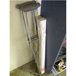 3 SETS OF BLINDS/PAIR OF CRUTCHES