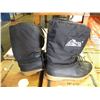 Image 1 : PAIR OF WINTER BOOTS SIZE 9