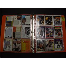 FOLDER OF WAYNE GRETZKEY & MARIO LEMIEUX CARDS
