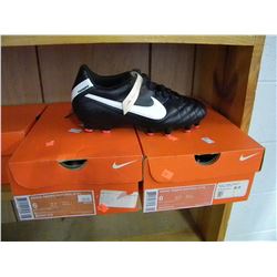 3 NIKE SIZE 6 WOMENS SOCCER KLEETS