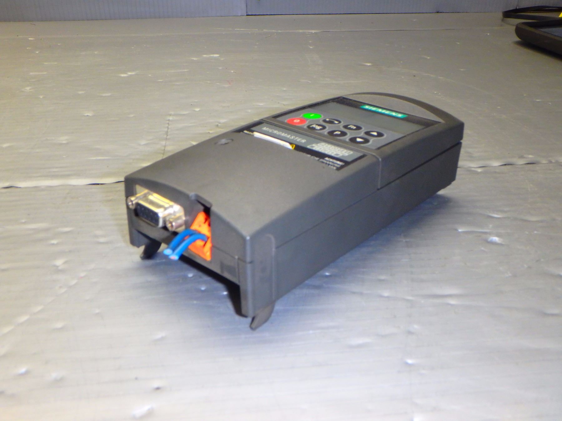 SIEMENS 6SE6400-1PB00-0AA0 MICROMASTER 4 PROFIBUS MODULE - BTM Industrial