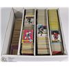 Image 1 : BOX OF OVER 2,000 VINTAGE HOCKEY CARDS FROM 1980S