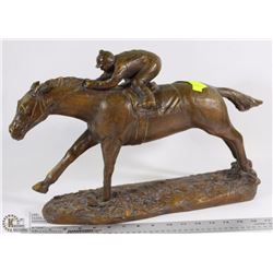 HORSE RACING STATUE