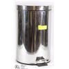 Image 1 : STAINLESS STEEL FLOOR GARBAGE CAN