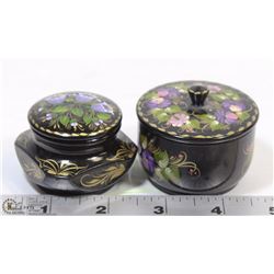 A PAIR OF HAND PAINTED UKRAINIAN RING BOXES