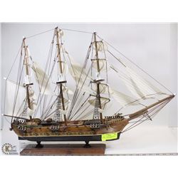 VINTAGE WOODEN SHIP MODEL FRAGATTA SIGLO XVIII