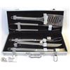 Image 1 : 5 PIECE STAINLESS STEEL BBQ SET