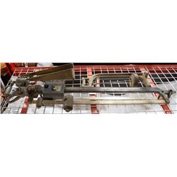 ANTIQUE BEAM SCALE