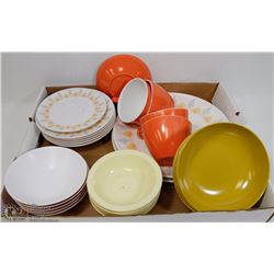 FLAT OF MELAMINE AND MELMAC DISHWARE