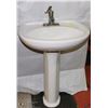Image 1 : PORCELAIN PEDESTAL SINK WITH FAUCET