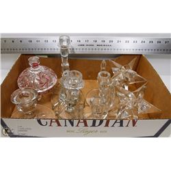 FLAT OF ESTATE ITEMS INCLUDING CANDLE HOLDERS,