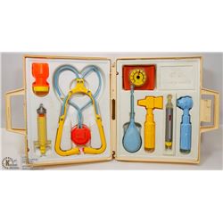1977 FISHER PRICE MEDICAL KIT TOY