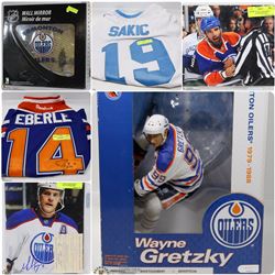 FEATURED ITEMS: SPORTS COLLECTIBLES!