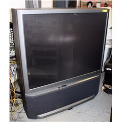 60" SONY PROJECTION TV