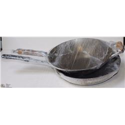 PAIR OF FRYING PANS, 1 DEEP