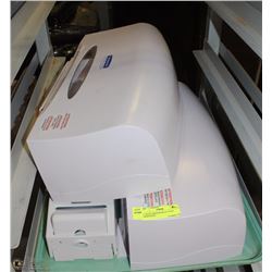 2 TISSUE DISPENSERS & 2 SOAP DISPENSERS