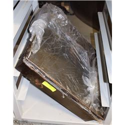 2 LARGE 22" X 22" ROASTING PANS