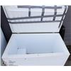 Image 2 : WHITE FREEZER CHEST