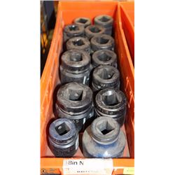 TRAY OF ASSORTED INDUSTRIAL SOCKETS