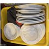 Image 1 : PLASTIC TOTE OF ASST PLATES AND BOWLS