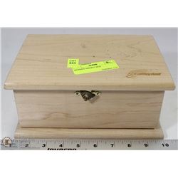 WOODEN TRINKET BOX