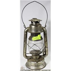 VINTAGE BEACON WINDPROOF LANTERN CANADIAN MADE