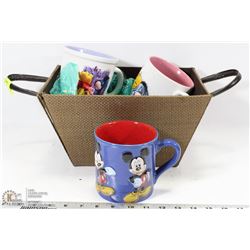 BASKET WITH 3 LARGE DISNEY COFFEE MUGS - 2