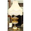 Image 1 : VINTAGE ESTATE GLASS LAMP