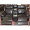 Image 3 : NEW SALEM LEATHERAIRE RECLINING FOLD DOWN CONSOLE