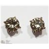 Image 1 : 14K W. GOLD NATURAL COLOR DIAMOND STUD EARRINGS