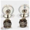 Image 2 : 14K W. GOLD NATURAL COLOR DIAMOND STUD EARRINGS