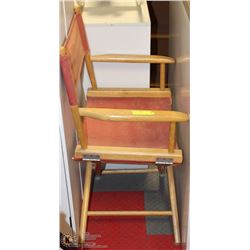 VINTAGE WOOD FOLDABLE DIRECTOR'S CHAIR