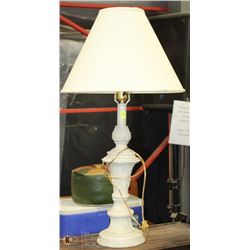 ESTATE TABLE LAMP