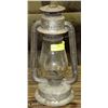Image 1 : VINTAGE BEACON OIL LAMP