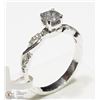 Image 2 : 14K WHITE GOLD NATURAL COLOR DIAMOND RING