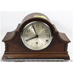 26)PERIVALE VINTAGE MANTEL CLOCK
