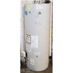 BRADFORD WHITE POWER VENT WATER HEATER WITH