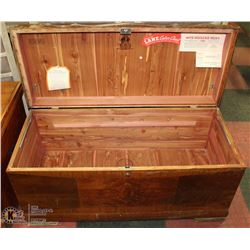 1) LANE CEDAR LINED CHEST
