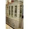 Image 1 : DESIGNER SERIES BUFFET AND HUTCH