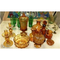 LARGE LOT OF AMBER AND GREEN GLASS ESTATE