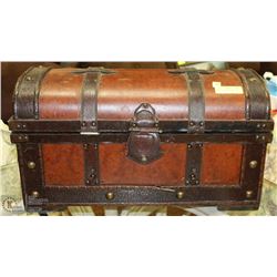 TREASURE CHEST STYLE TRUNK