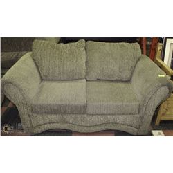 CLOTH LOVESEAT 66"X34"
