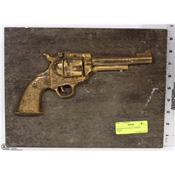 ANTIQUE GUN WALL PLAQUE 10"X12"