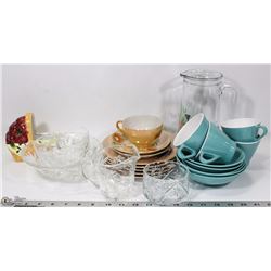 ESTATE FLAT WITH ASSORTED DISHWARE INCL MELMAC