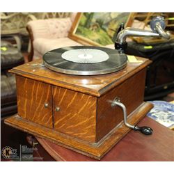 23) OAK ANTIQUE GRAMMOPHONE