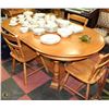 Image 1 : ROXTON SOLID MAPLE TABLE W/ 4 CHAIRS & 2 LEAVES