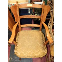 VINTAGE ROCKING CHAIR
